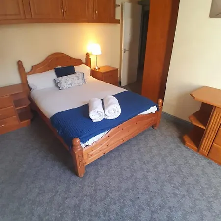 Lovely By Royal Mile Apartman *