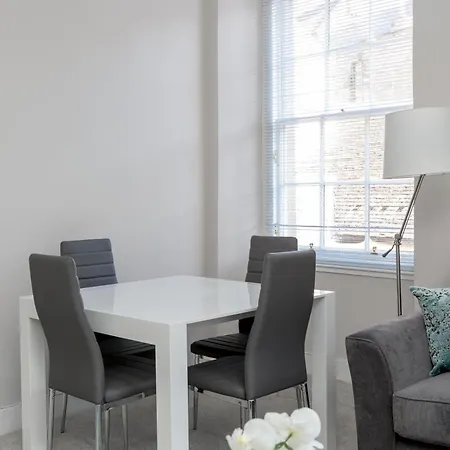 Grassmarket Modern Two Bedroom Edinburgh