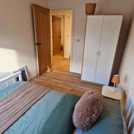 7 Min From Airport 2 Bedroom