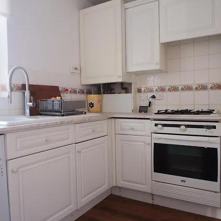 Apartment Fettes - Homely 2bd In Quiet Development