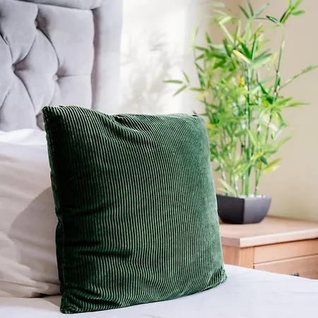 Bottom Of Royal Mile 7 Beds Sleeps 8 3 Bthrooms * Edinburg