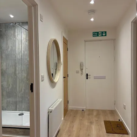7 Min From Airport 2 Bedroom Apartmán *
