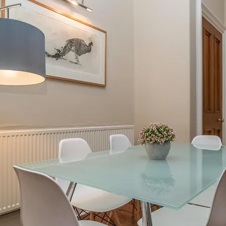 Georgian Elegance With Patio Garden West End - Pass The Keys إدنبرة