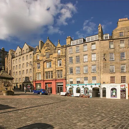 Grassmarket Modern Two Bedroom 아파트