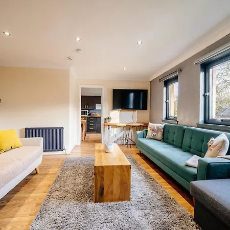 Lägenhet Bottom Of Royal Mile 7 Beds Sleeps 8 3 Bthrooms