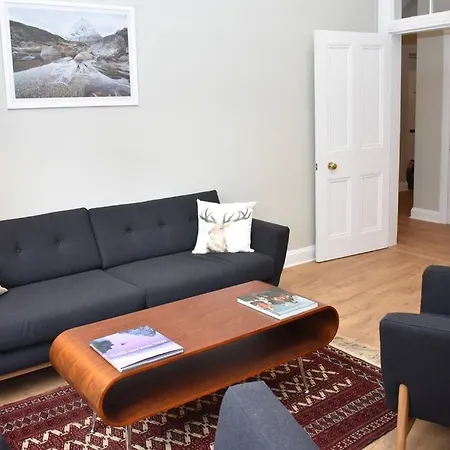 High Street - Modern Scandi Design In The Heart Of The Old Town! Edinburgh