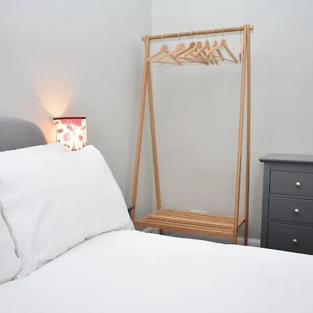 Daire High Street - Modern Scandi Design In The Heart Of The Old Town!