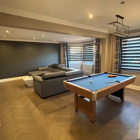 Large Modern Family In Murrayfield - Very Close To Centre - 10 Mins By Direct Bus - Private Driveway & Garden Vakantiehuis Edinburgh