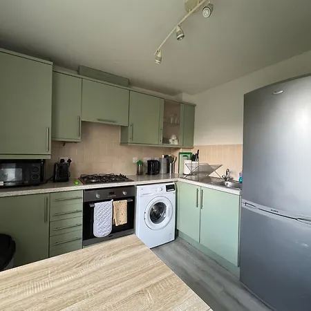 15 Mins To Princes Street Spacious Lakeside With Free Parking