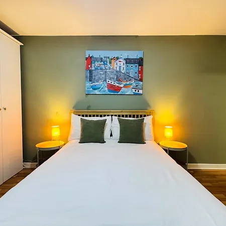 Spacious Home Near Royal Mile With Free Parking, Lift And Sunny Balcony *