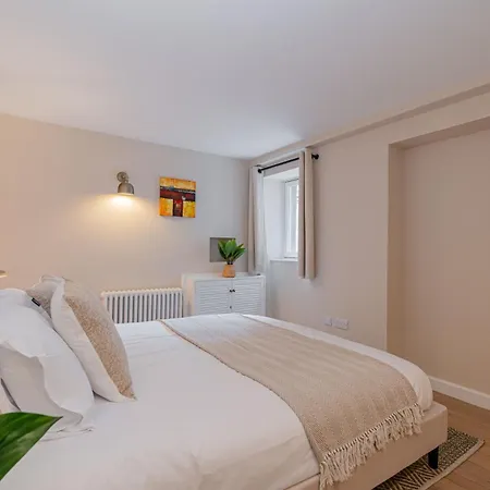 Apartment Superb Two Bedroom 2 Bathroom Morningside