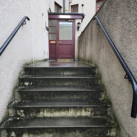 Double With Shared Bathroom Near The Shore And Tram Edinburgh