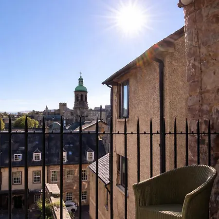 New Royal Mile Apartment With Balcony And Stunning Views Top Floor No Lift Apartament *