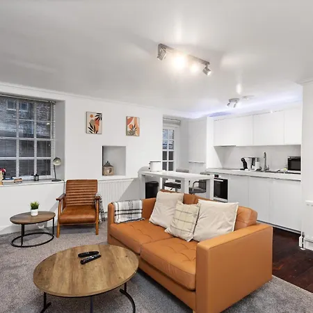 Cowgate's Little Hideout With Free Parking Holiday home *