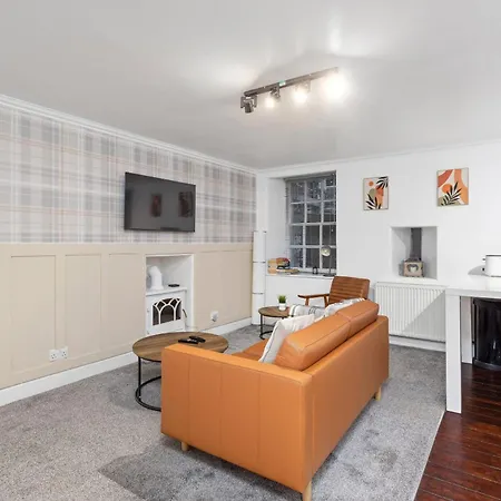 Cowgate's Little Hideout With Free Parking * Edinburgh