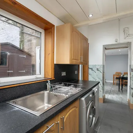 Semesterbostad Charming Spacious - Pass The Keys Edinburg