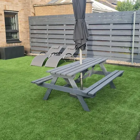 Dynastays- Stylish Seaside Home- Dog Friendly, Garden&parking