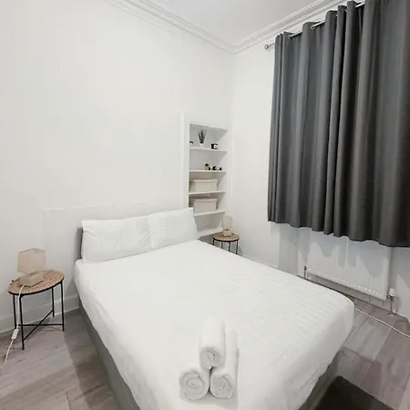 Apartment Modern Montgomery