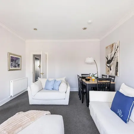 Lägenhet Bnbnova - 2br - West End - Near Castle