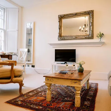 1 Bedroom In Historic Georgian Townhouse Edinburgh