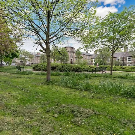Gardners Crescent Апартаменты