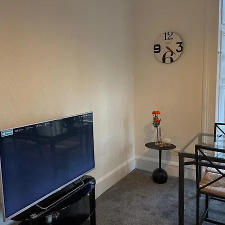 Brigth Victorian Flat Edinburgh