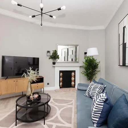 1 Bed In The Heart Of Grassmarket With Castle Views Lägenhet *