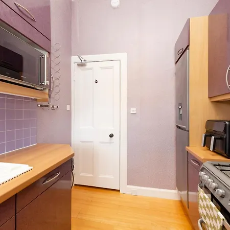 Stylish Southside Flat Near Old Town Lägenhet