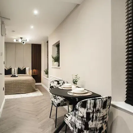 - Sleeps 2 - Princes St Close شقة *