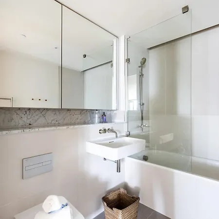 Bnbnova - Royal Mile & Castle - 3br 2ba Penthouse Daire Edinburgh