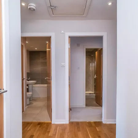 Apartamento Bright Floor Haven Modern 2br In - Pass The Keys Edimburgo