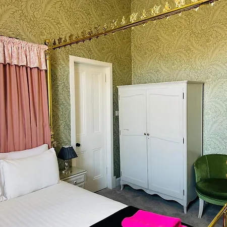 Eliza House Отель Эдинбург