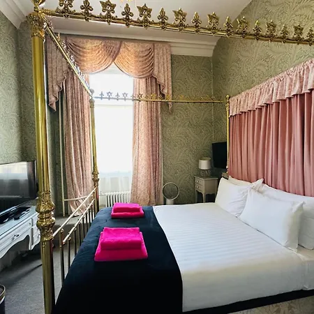 Eliza House Отель