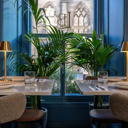Aparthotel Old Town Chambers, Autograph Collection 5*