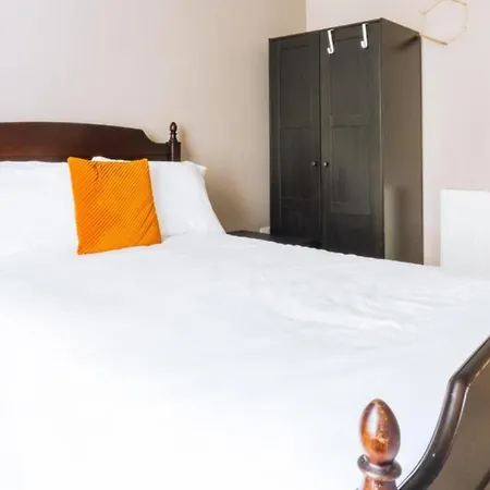 Appartement Homely 3 Bedroom In The Heart Of