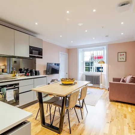 Dragon Luxury Serviced At Alva Street Apartmán