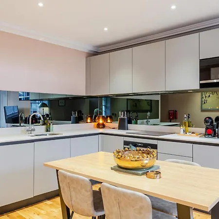Dragon Luxury Serviced At Alva Street * Edinburgh