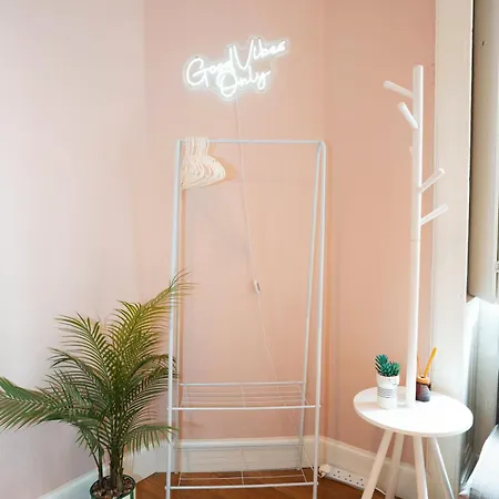 Stylish In 5 Beds 3 Bedrooms Édimbourg