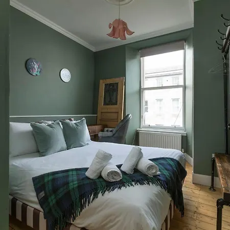 Festival Flat * Edinburgh