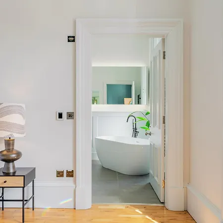 Dragon Luxury Serviced At Alva Street *