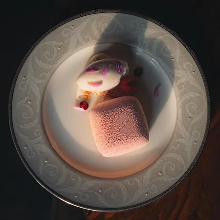 The Roseate - Small Luxury Of The World Hotel
