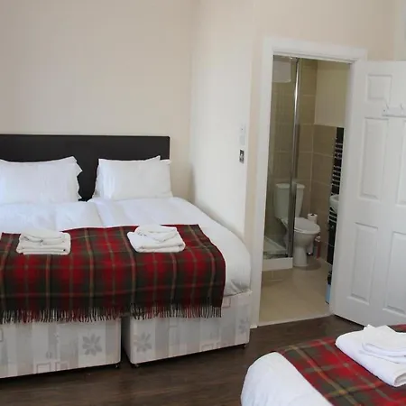 - Royal Mile Apartment