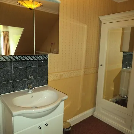 Guest house Menzies