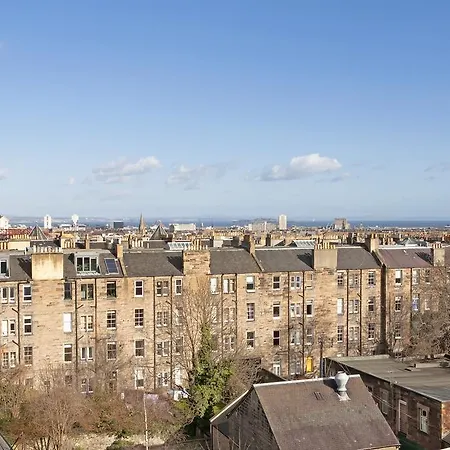 Pure Citystay Elliott House