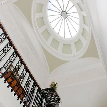 A Georgian Couette-café