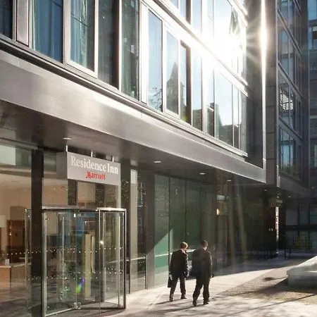By Marriott Edinburgh
