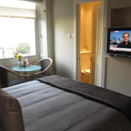 Pensionat Kew House 5*