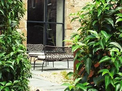 Grove House 3*