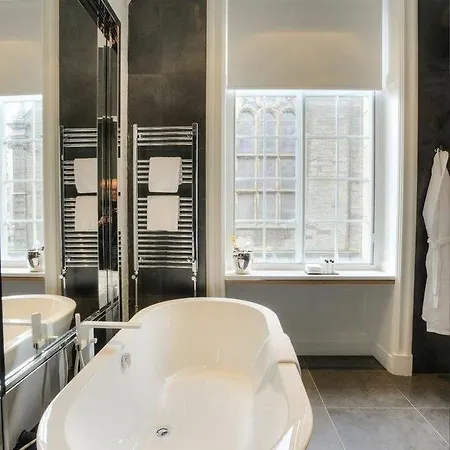 The On The Mile Otel 4*