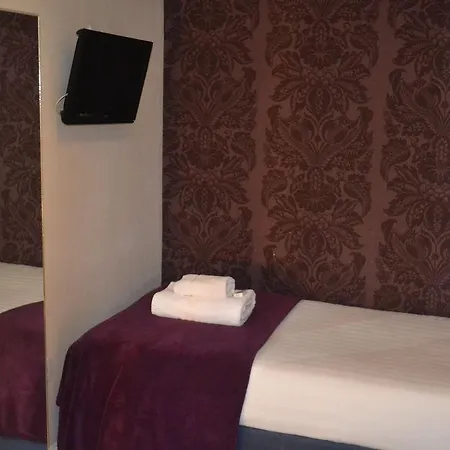 Dene Guest House, New Town Penzion 3*